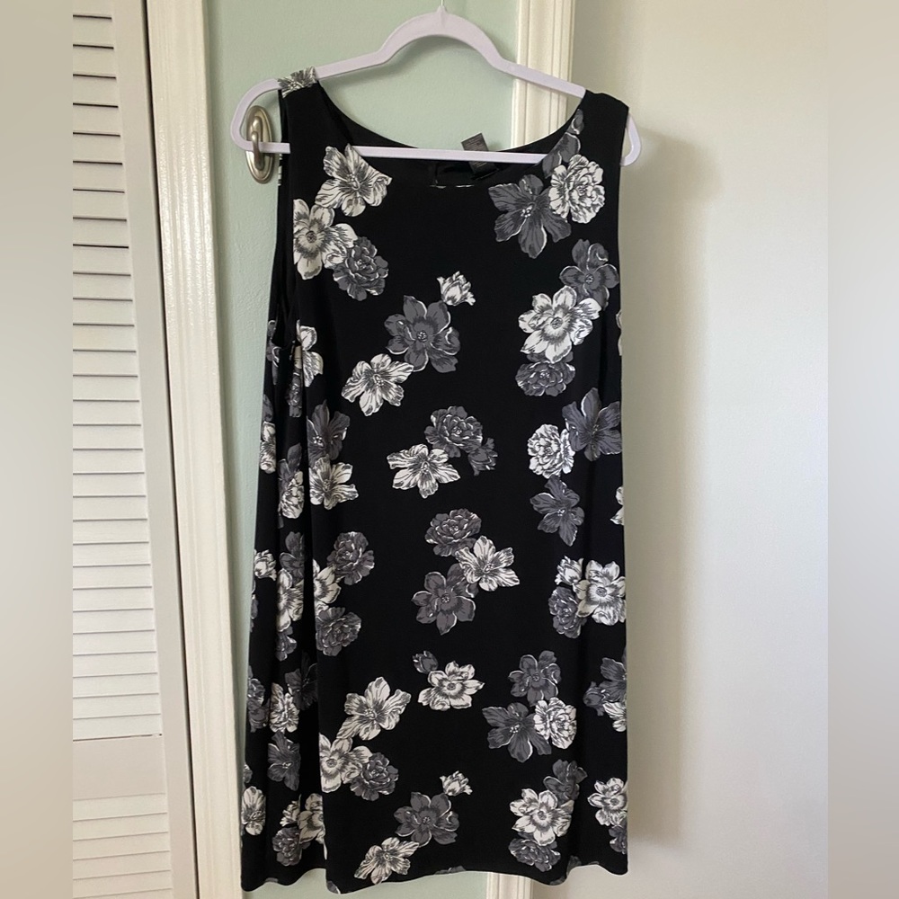 Ann Taylor black shift dress with white flowers